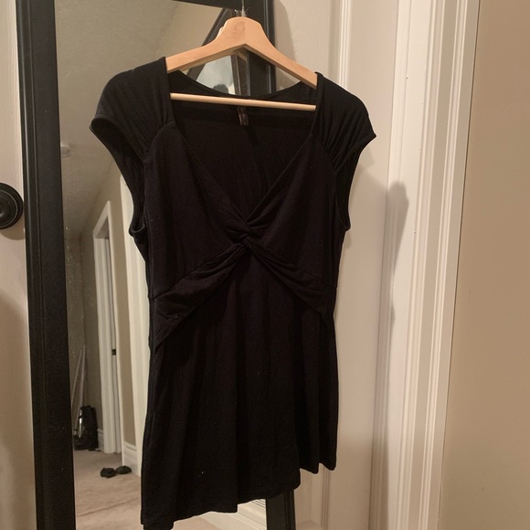 Black BCBG top - Picture 2 of 3